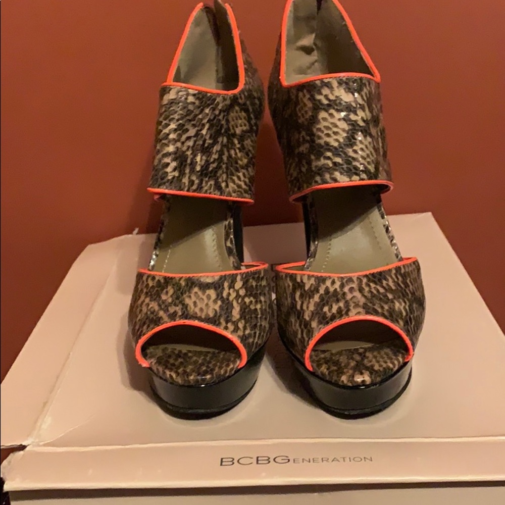 Snake skin sandal